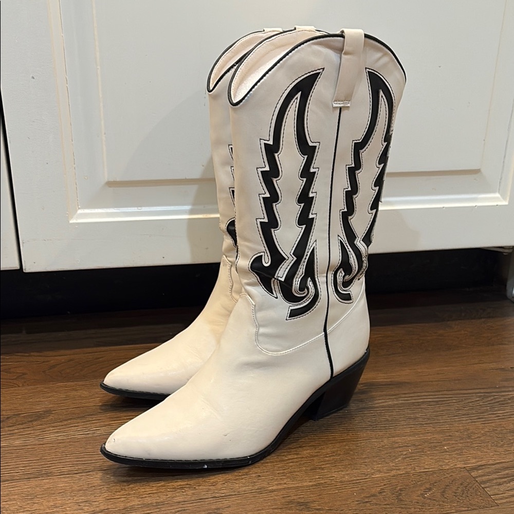 White and Black Cowboy Boots size 10